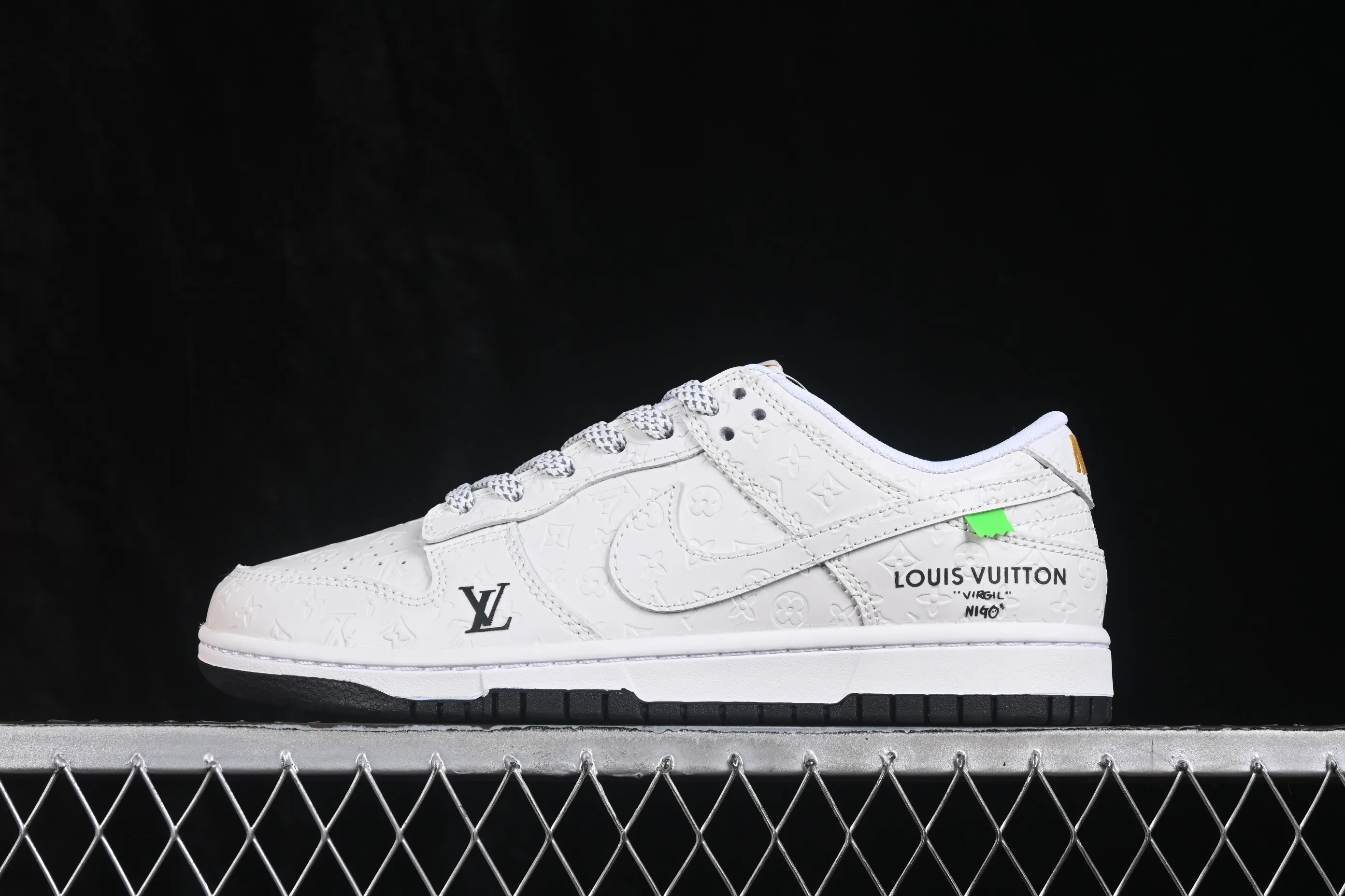 All categories Nk SB Dunk Series Nk SB Dunk Low High-end customized low-top sneakers Nike SB Dunk Low joint model High-end customized low-top casual skateboard shoes XX3168-145